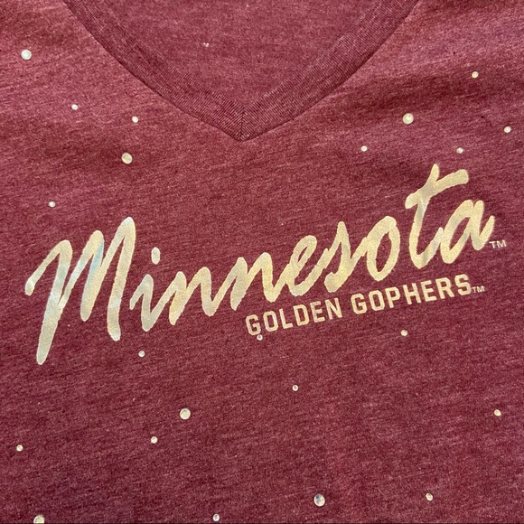 NWT Colosseum Minnesota Gophers Rhinestone Tee - Picture 3 of 5